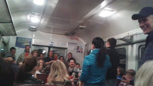 Парень руководит парадом победы 2014 в электричке смотреть онлайн