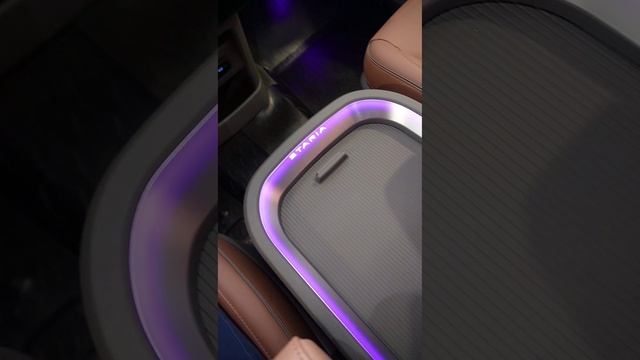 Заглянем в 7-местный Hyundai Staria в комплектации "Premium"