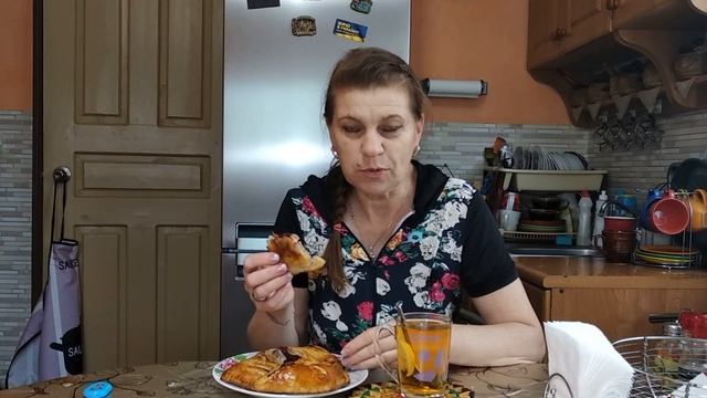 ШВИДКІ ПИРІЖКИ З ГОТОВОГО ЛИСТКОВОГО ТІСТА. #МУКБАНГ. КУПИЛИ НОВИЙ ЧАЙНИК. смотреть онлайн