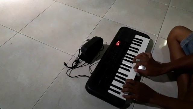 NUTUPI LARAKU cover piano (YAMAHA PSS A50) смотреть онлайн