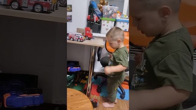 Как пустить поезд под откос?? ? или чем занимаются дети, когда не видят родители смотреть онлайн