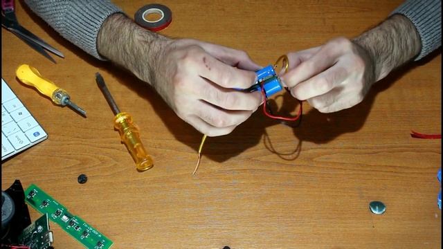 Как разобрать JBL Charge 3 и усилить батарею / jbl разборка смотреть онлайн