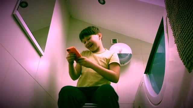 Коротка Реклама про гру Toilet time смотреть онлайн