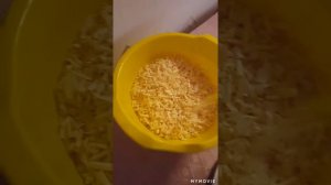 Лук на зелень за 15 дней.Сажаем лук-севок в опилки !!!!