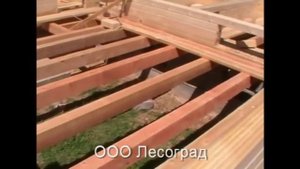 Монтаж первых венцов  брусового дома