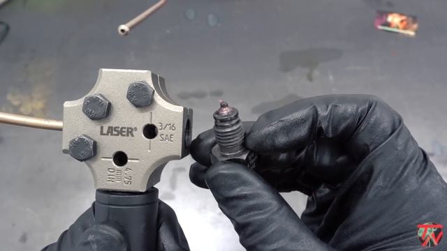 Como hacer TUBO de FRENO desde cero con abocardador + Cambiar Bomba de Freno ROTA ¡AVERIA COCHE! ⚠? смотреть онлайн