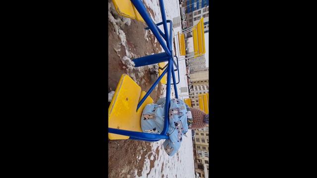 ЕЖЕДНЕВНЫЕ ПРОГУЛКИ|ВПЕРВЫЕ ПОПРОБОВАЛ СНЕГ НА ВКУС|ГОД И ДВА МЕСЯЦА смотреть онлайн