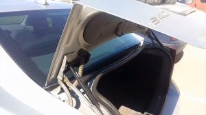 Замена газовых амортизаторов крышки багажник VOLVO S40 II 2008 года рестайл.