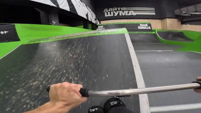 КАК НАУЧИТЬСЯ КАТАТЬСЯ В СКЕЙТПАРКЕ? / ОБУЧАЛКА НА ТРАНФЕРЫ В RAMPSTROY HOUSE смотреть онлайн