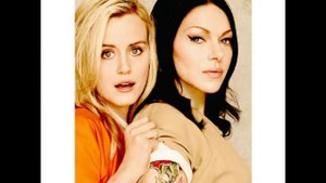 Laura Prepon & Taylor Schilling.