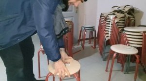 Табуретки с металлической ножкой