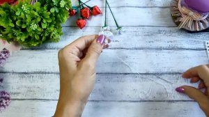 Композиция из атласных лент Куст клубники Ягоды цветы из атласной ленты/Master diy