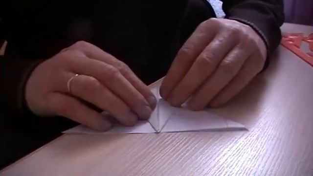 Как сделать из бумаги лягушку которая прыгает смотреть онлайн