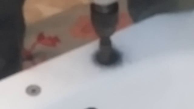 Отверстия в ванне