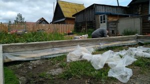 Фундамент на винтовых сваях с бетонным ростверком готов