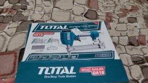 Распаковка — Пневматический гвоздезабиватель TOTAL TAT83301