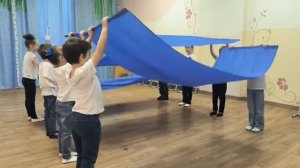 Танец в детском саду №25   г. Гродно "Васiльковае неба"