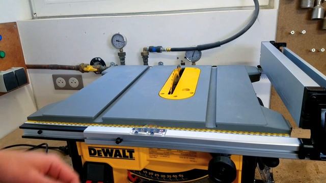 Présentation fonctionnalités scie sur table DEWALT DWE 7485 смотреть онлайн