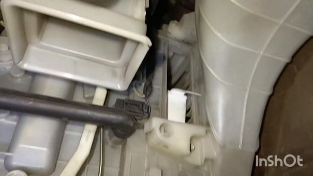 Замена салонного фильтра CITROEN C4 PICASSO первого поколения. смотреть онлайн