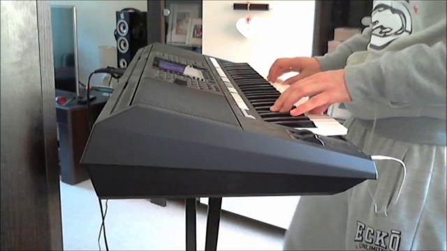Movie music by Ziqqo (yamaha psr s750) смотреть онлайн