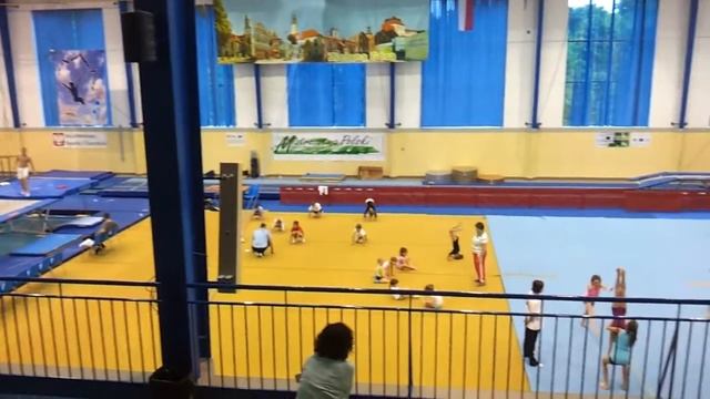 15 секунд из жизни спорткомплекса в Зелёной Гуре Польша смотреть онлайн