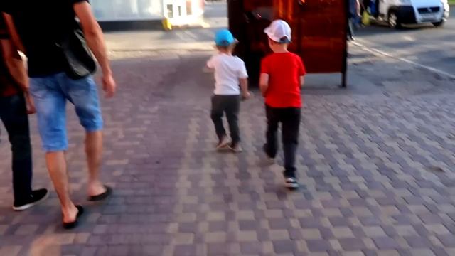 vlog ? МУЖ ПОДАРИЛ ЛЕЙКУ / Я - ФОТОГРАФ / ПРОРАСТИЛИ КУКУРУЗУ / МИША ЗАБОЛЕЛ смотреть онлайн