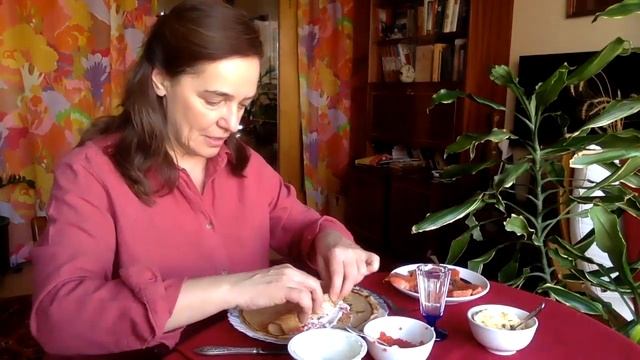 Как правильно есть блины? смотреть онлайн