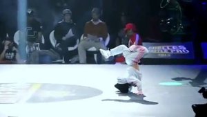 6 летная девочка показала как танцуют брейк данс
