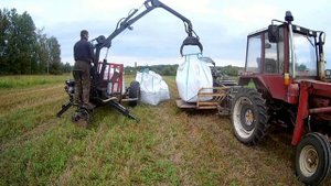 самодельный погрузчик манипулятор -разгрузка биг-бегов или як лянивый картоплю разгружал