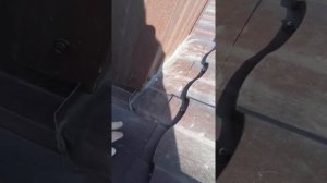 Оригинальный способ обхода трубы на металлочерепице An original way to bypass a pipe on a metal til