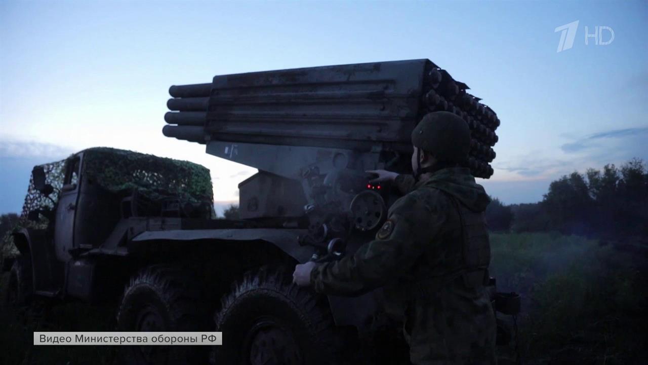 На Купянском направлении в круглосуточном режиме на боевом дежурстве системы залпового огня "Град"