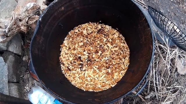 Самодельная Коптильня Своими Руками. Домашнее Горячее Копчение Курицы и Сало.
