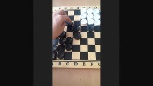Как играть в уголки шашками/уроки