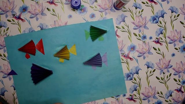 Аппликация рыбки и водоросли Объемная из цветной бумаги смотреть онлайн