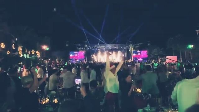 Девочка упала и-за брейк дансера смотреть онлайн