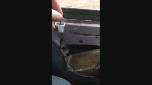 Toyota Vitz SCP-10 устранение дребезга в дверях