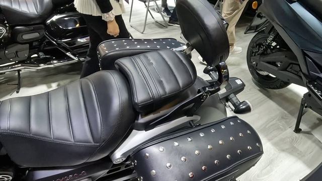Выставка мотоциклов CFAIR. Часть 134. Скутеры и мотоциклы JONWAY (продолжение).