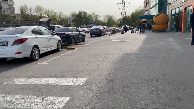 Рынок САЛЕМ заказали диван/ Переезд из Рф в Кз/ Странный мастер мебели