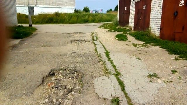 Пробуем покататься на веломопеде