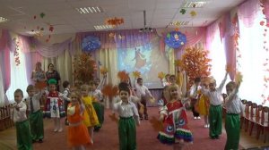 Осень  "Вход на  праздник"  "Листик  листик,листопад" автор  музыки Светлана Рандаа