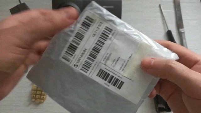 Замена клавиатуры радиотелефона Panasonic KX-TGA710RU. Разборка, чистка платы, замена кнопок. смотреть онлайн