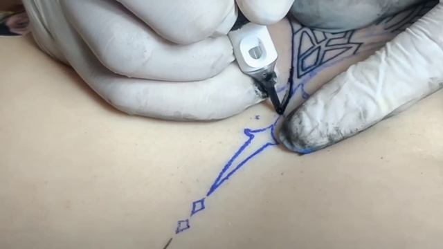 Underb**b sternum tattoo /3hrs pain #KAPWETT смотреть онлайн