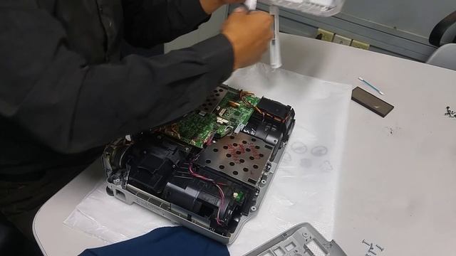 Mantenimiento Proyector Epson Power Lite 98 by JulioCastillo смотреть онлайн