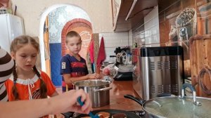Будни с 8 детьми///3 КГ РОЛЛОВ///Готовим, убираем, стираем///