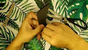 Как сделать чёрную паутину из картона на Хэллоуин?