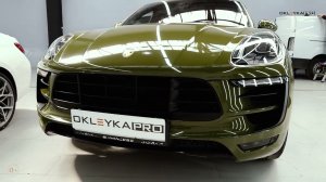 Эксклюзивный цвет Oracal 970 (Force Green) на Porsche Macan от OKLEYKA.PRO ®Оклейка с проемами.