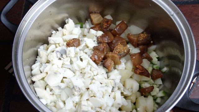 Летний суп с баклажанами и лаймом