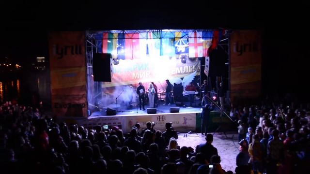 Рекорд Украины! Запуск небесных фонариков. г.Хмельницкий 2014 смотреть онлайн