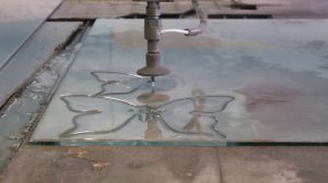 Фигурная резка стекла