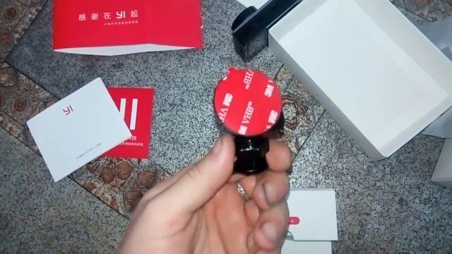 Видеорегистратор YI Smart Dash Camera (серый). Содержимое коробки. смотреть онлайн